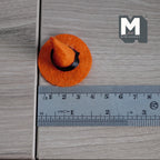 Chapeau de sorcière miniature pour Halloween, échelle 1:12, ruban noir, 3,8 cm de hauteur, accessoire de maison de poupée DIY (feutrine orange)