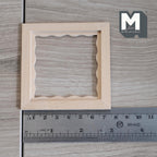 Firkantet miniatyrbildekasse i skala 1:12 med bølget kant, glass og bakplate, klar til maling, 2-15/16 tommer bred, gjør-det-selv-tilbehør til dukkehus