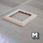 Miniatura in scala 1:12 cornice portafoto quadrata con bordo smerlato, vetro e retro, pronta da dipingere, larga 2-3/8 inch, accessori per casa delle bambole