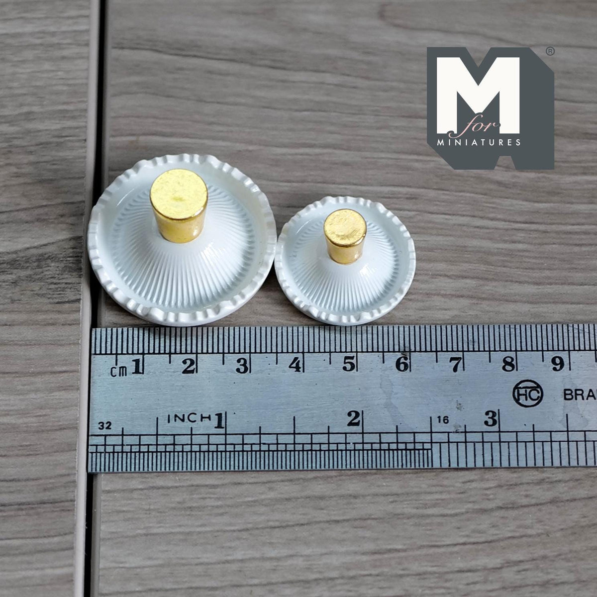 1:12 Scale Miniature Metal Pedestal Fruit Bowl Stands, Set of 2, 7/8 inch tall, DIY Dollhouse Supply (white)