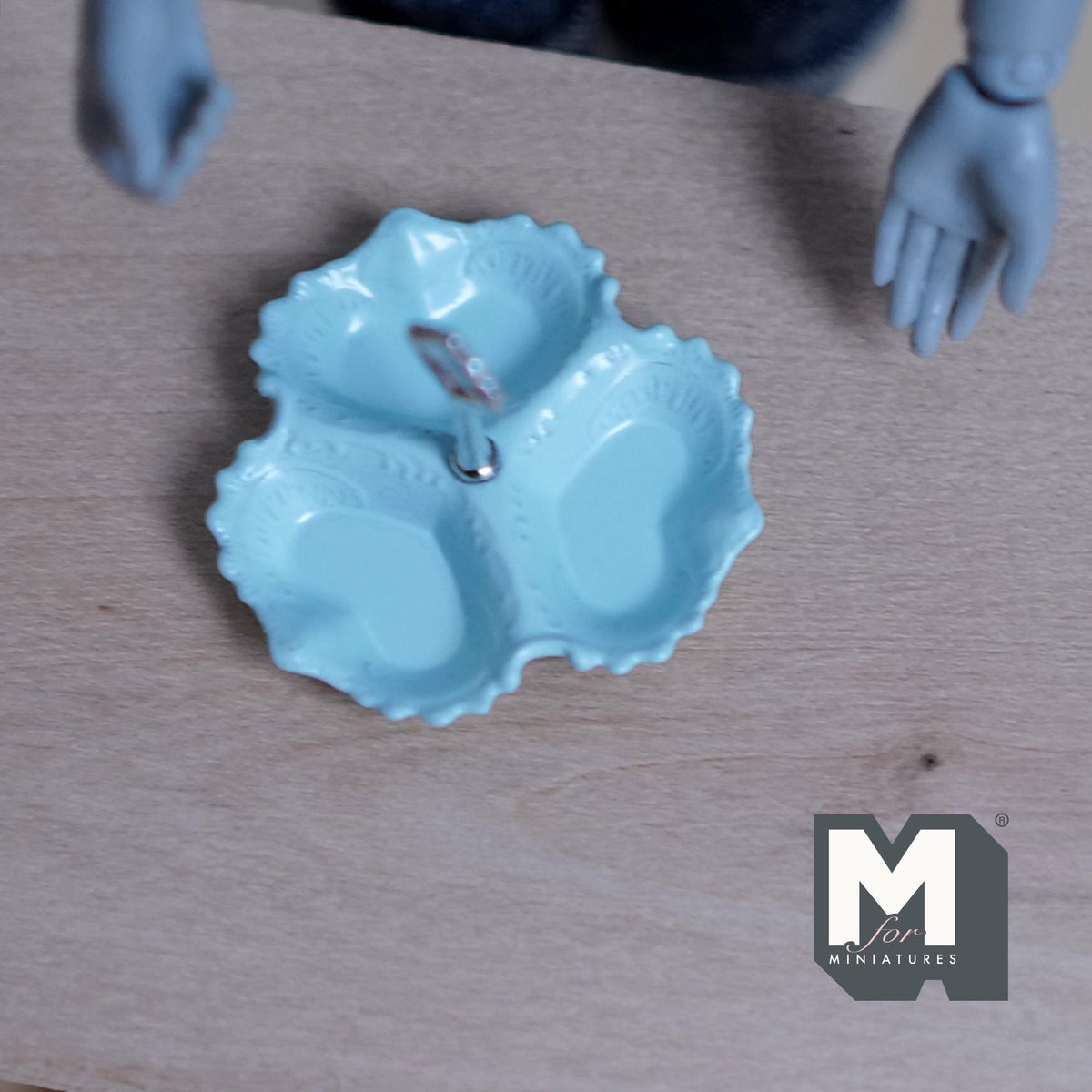 Miniature 3 Compartment Dish 1:12 Scale Dollhouse Kitchen Tri Section Scalloped Edge Tray Handle 13/16 inch tall (blue/silver) - E092
