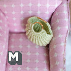 Miniature Knitted Handbag 1:12 Scale Purse Dollhouse Accessories 1-1/4 inch tall (green) - C051