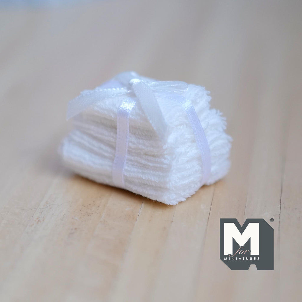 Miniature Stack of 6 Towels 1:12 Scale Dollhouse Accessories Bathroom Towel (white) - F030
