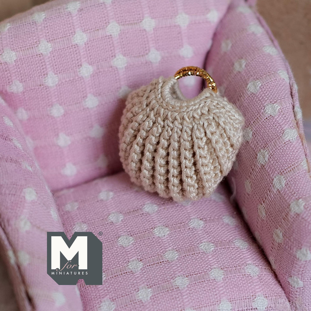 Miniature Knitted Handbag 1:12 Scale Purse Dollhouse Accessories 1-1/4 inch tall (beige) - C051