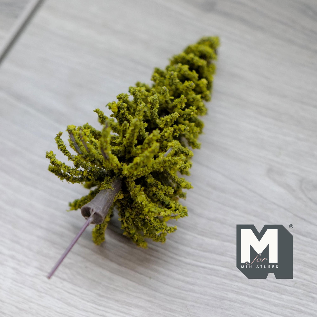 Dollhouse Miniature Pine Tree 4-1/2 inch tall (green) - I039