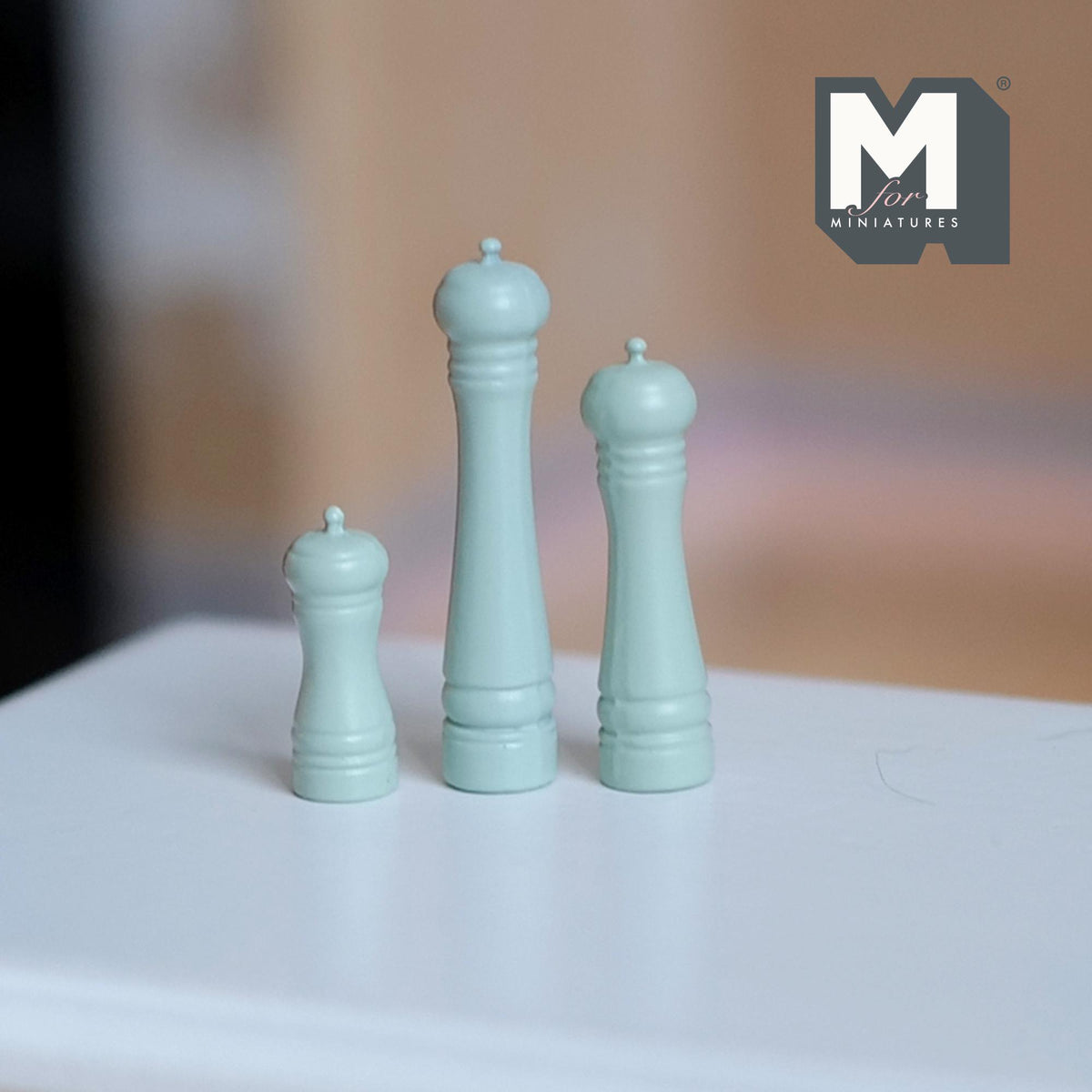 Miniature Salt and Pepper Grinders Set 1:12 Scale Dollhouse Kitchen Spice Mill Set of 3 (green) - F029