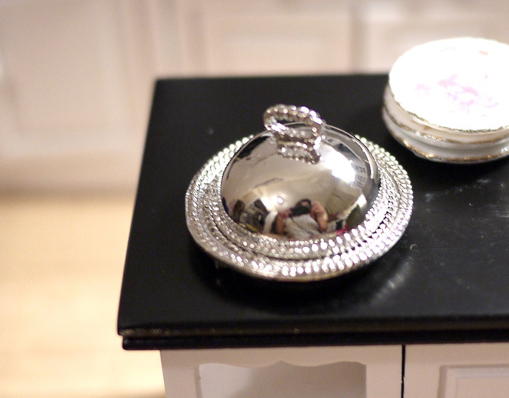 1:12 Scale Miniature Round Serving Tray with Dome Cover, Set of 2, 1-5/16 inch dia., DIY Dollhouse Supply (silver) (small)