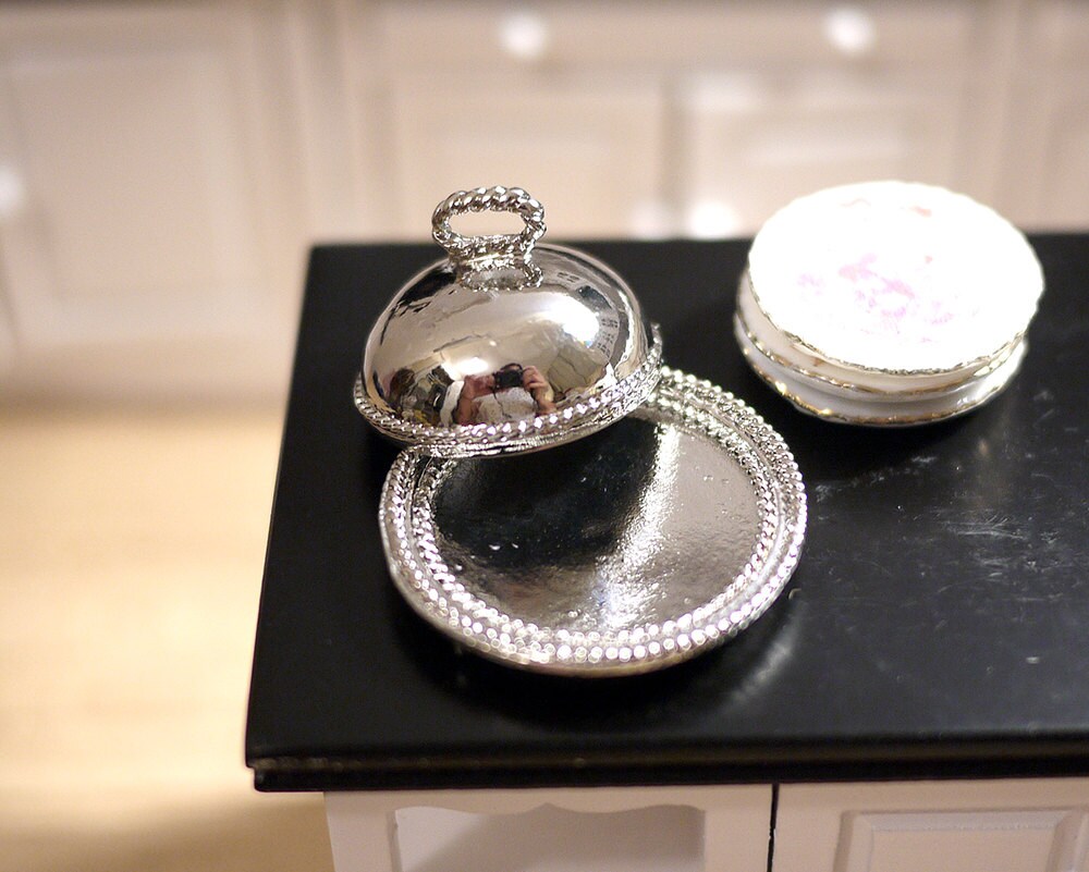 1:12 Scale Miniature Round Serving Tray with Dome Cover, Set of 2, 1-5/16 inch dia., DIY Dollhouse Supply (silver) (small)