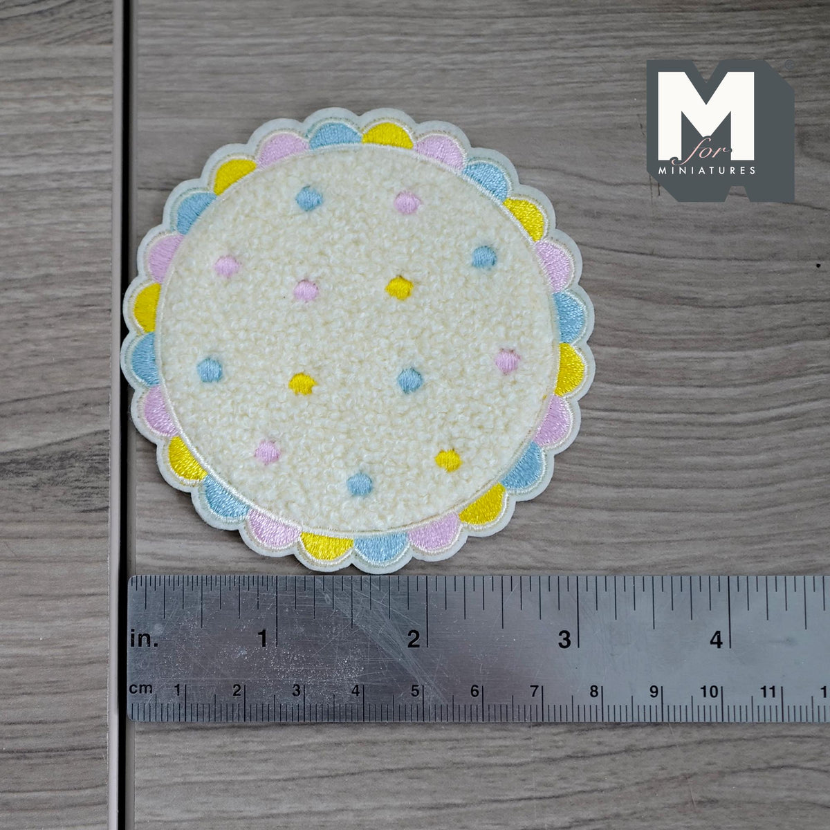 Miniature Nursery Rug 1:12 Scale Dollhouse Baby Room Pastel Scalloped Round Shag Rug 3-1/4 inch dia. (cream) - k021