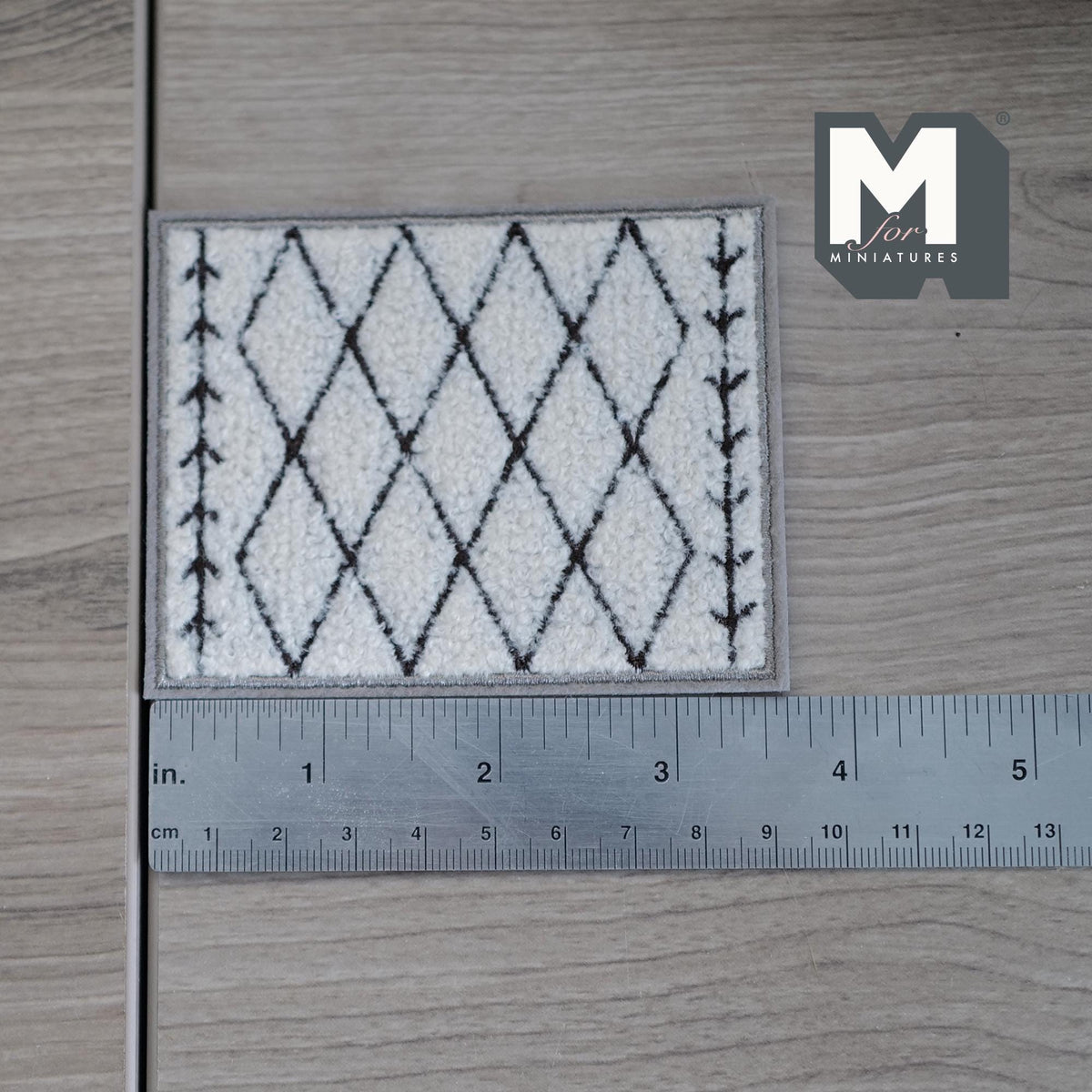 Miniature Argyle Area Rug 1:12 Scale Dollhouse Textured Diamond Pattern Shag Rug Living Room Carpet 3-11/16 inch long (white) - K021