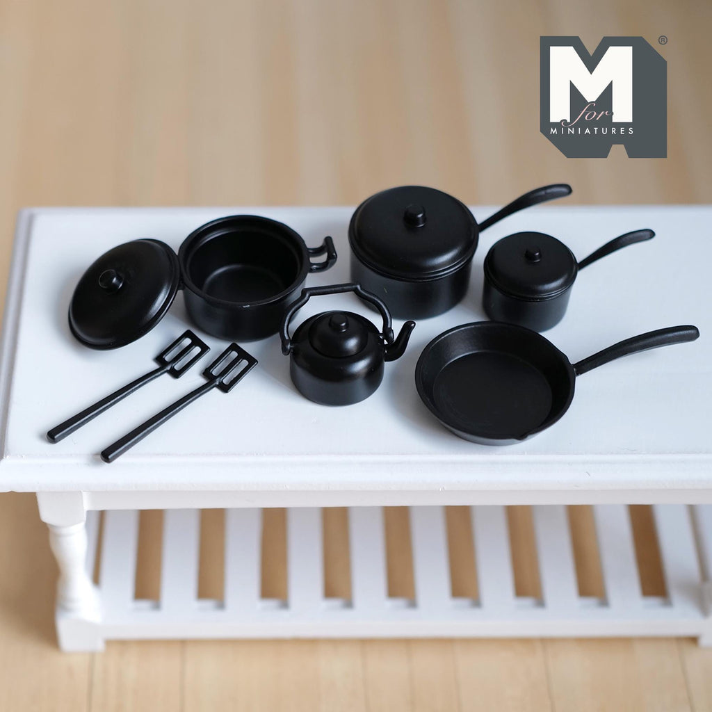 Miniature Metal Cookware Set 1:12 Scale Frying Pan Saucepans Stockpot Kettle Spatulas Set of 7 Dollhouse Kitchenware (black) - A078