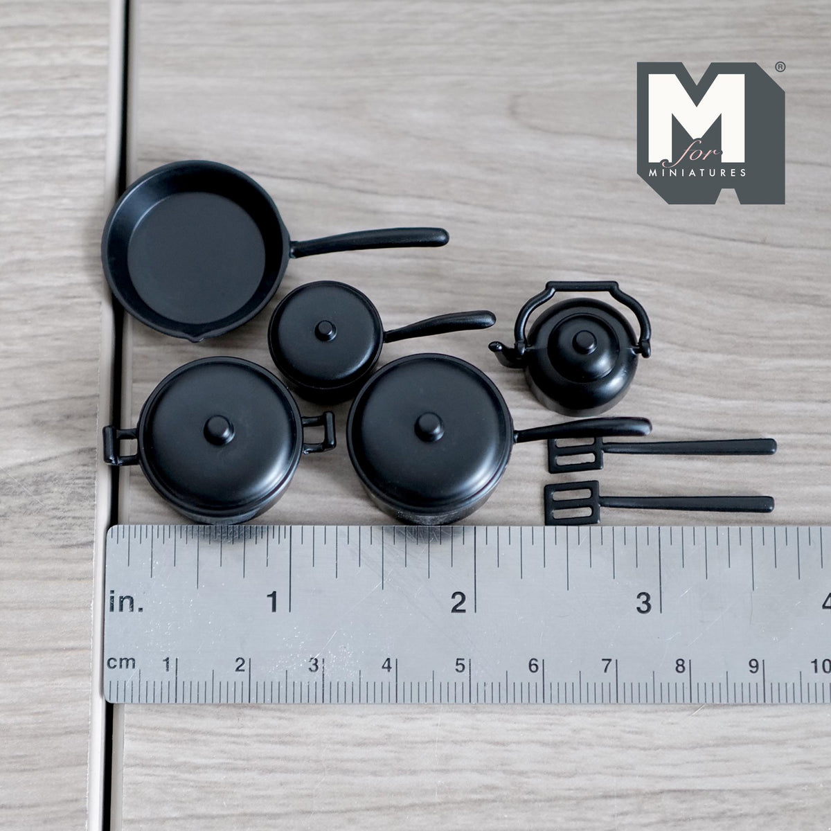 Miniature Metal Cookware Set 1:12 Scale Frying Pan Saucepans Stockpot Kettle Spatulas Set of 7 Dollhouse Kitchenware (black) - A078