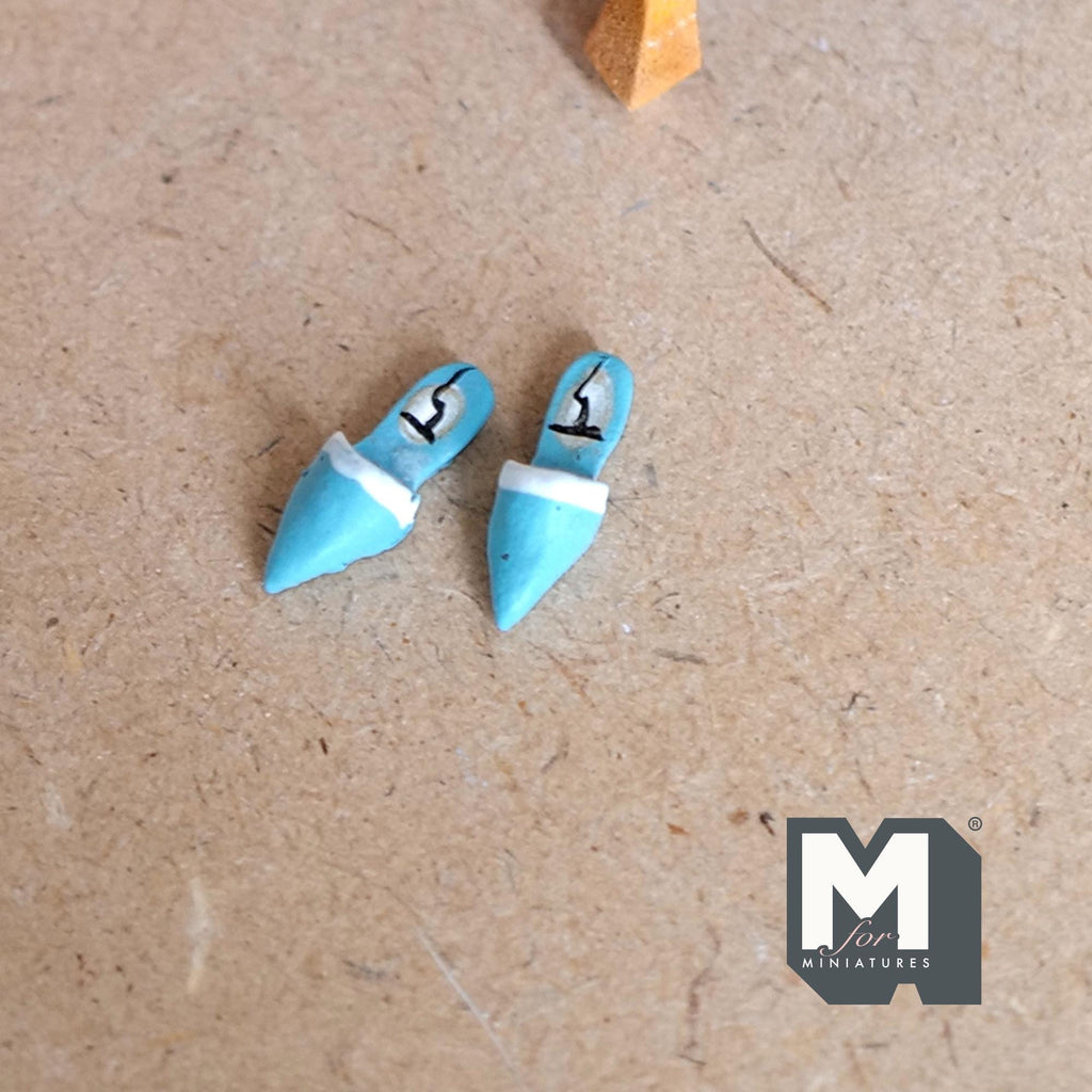 Miniature Pointed Toe Flats 1:12 Scale Shoes Dollhouse Decoration 11/16 inch long (resin) - G075
