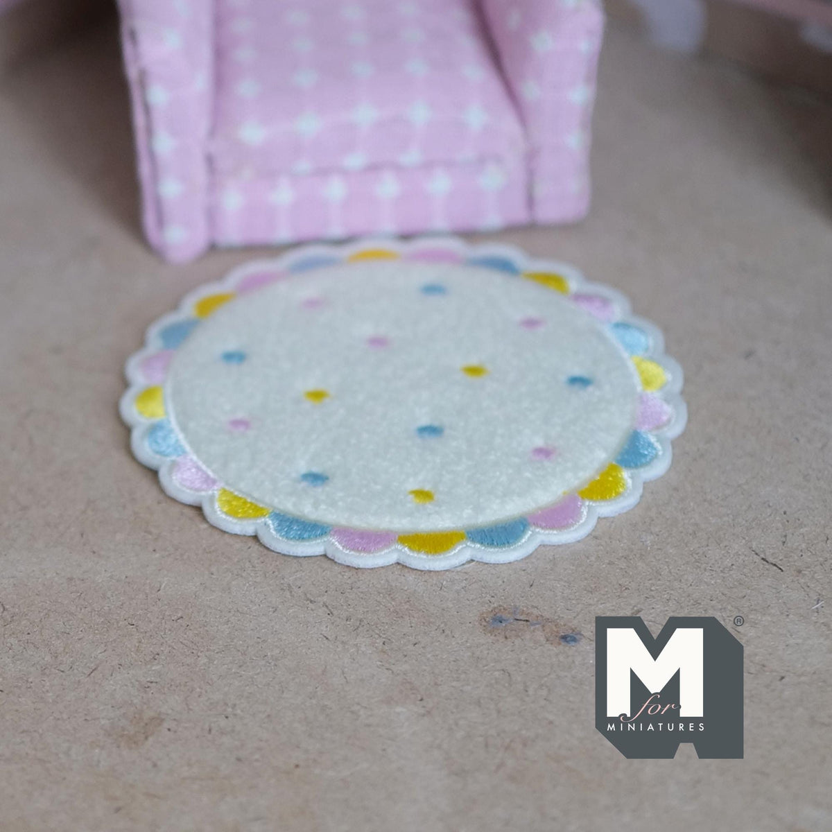 Miniature Nursery Rug 1:12 Scale Dollhouse Baby Room Pastel Scalloped Round Shag Rug 3-1/4 inch dia. (cream) - k021
