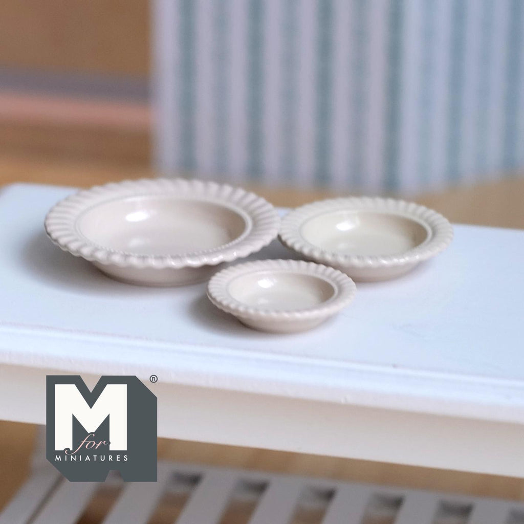 Miniature Scalloped Rim Plates Set of 3 Dollhouse Kitchenware Tableware (beige)  - A057