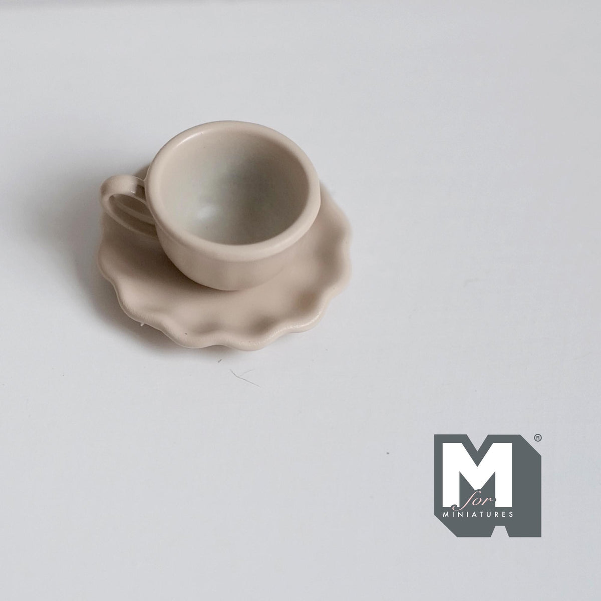 Miniature Coffee Cup and Saucer Set 1:12 Scale Dollhouse Tea Cup Drinkware Set of 2 (beige) (metal)  - F074