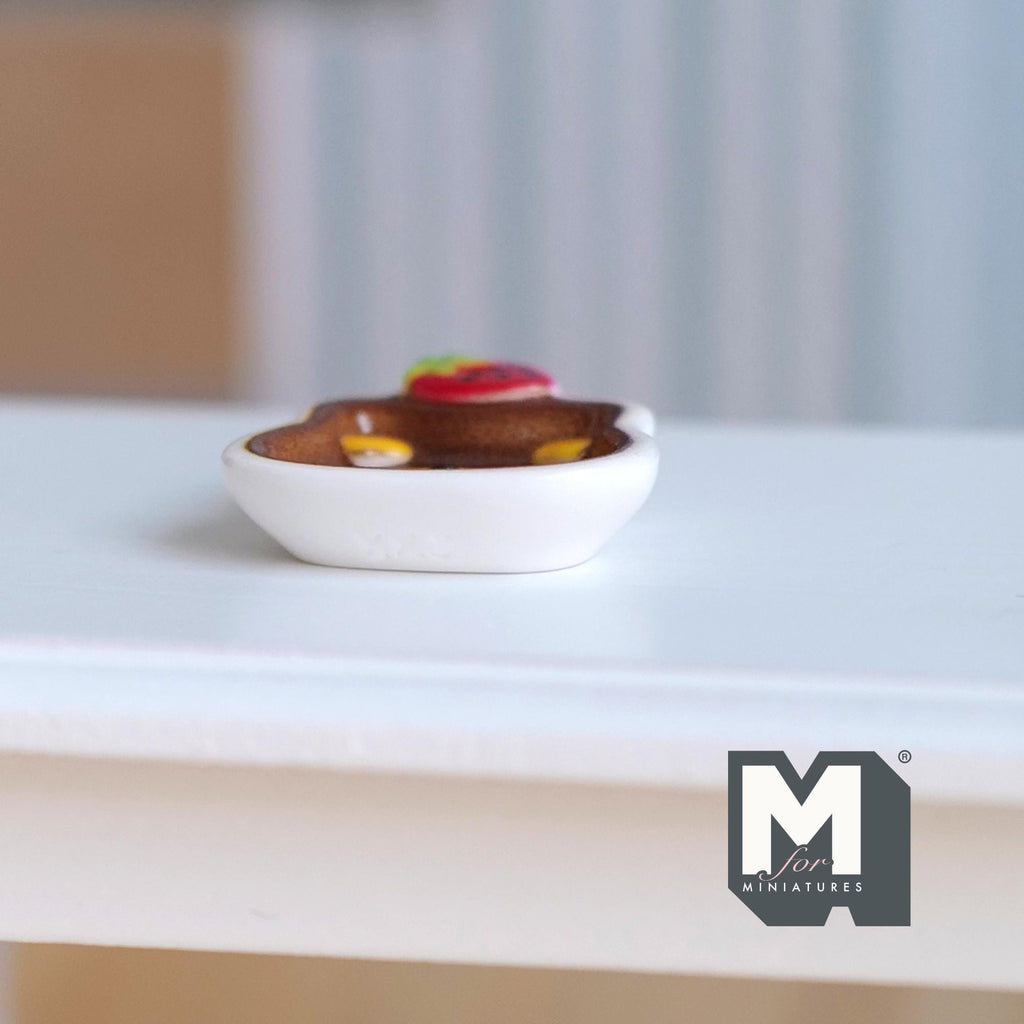 Miniature Bear Pancake Plate with Strawberry 1:12 Scale Dollhouse Tableware Breakfast Dining Decor - A041