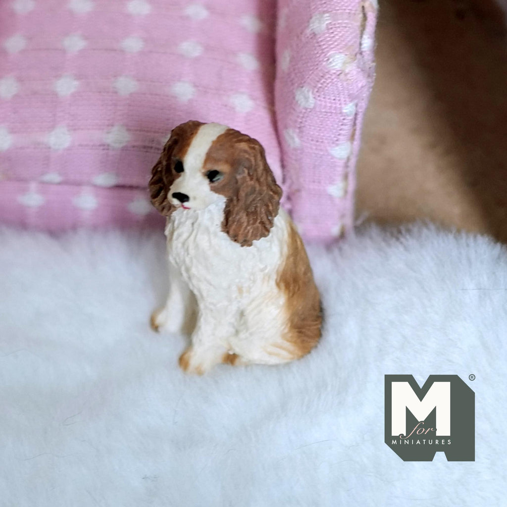 Miniature Sitting Cavalier King Charles Spaniel 1:12 Scale Cavy Dog 1-9/16 inch tall (cast resin) - C062