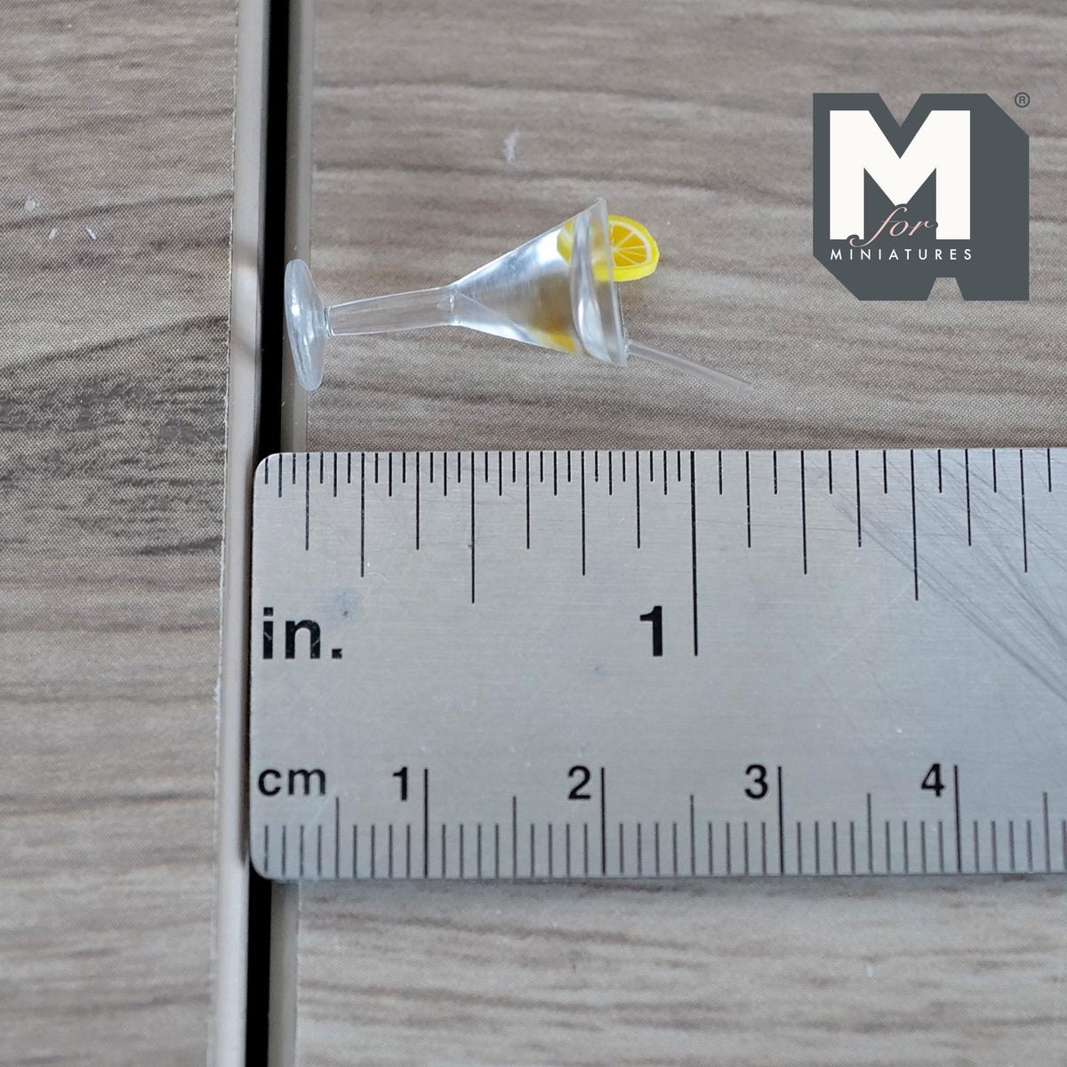 Miniature Cocktail with Straw and Lemon Garnish Set of 2, 1:12 Scale Dollhouse Beverage 3/4 inch tall (resin) - E094