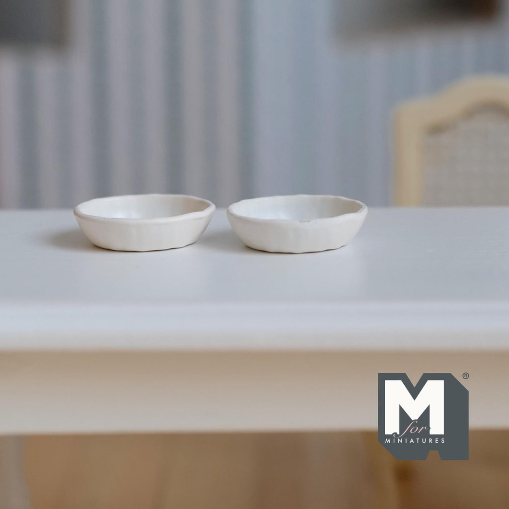 Miniature Irregular Shaped Food Bowls Set of 2, 1:12 Scale Dollhouse Kitchen Decor Tableware 3/4 inch long (white) (metal) (style c) - A043