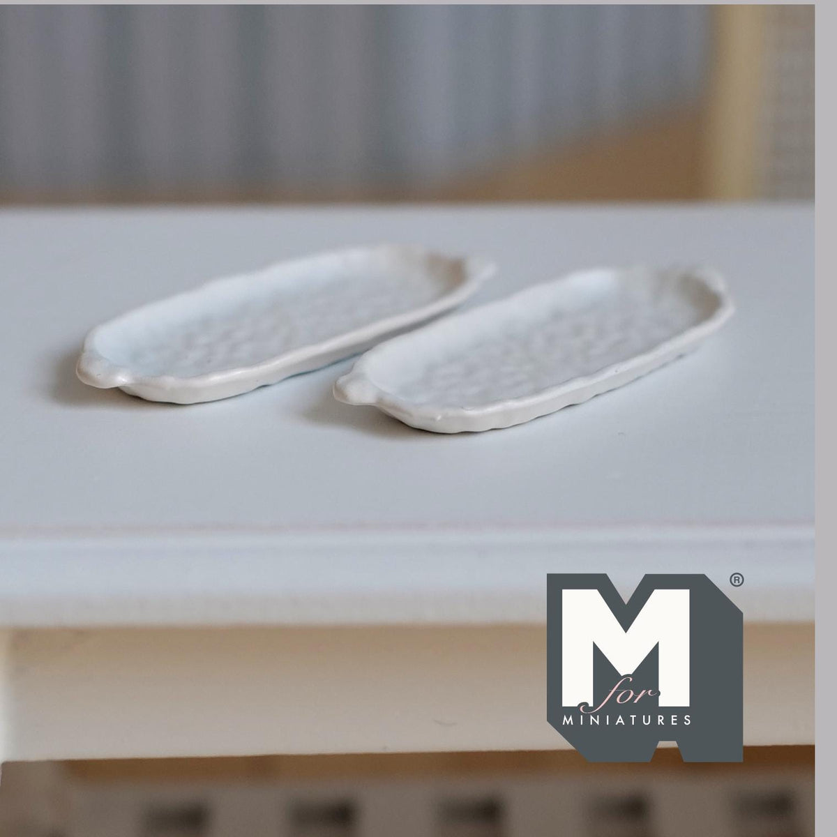 Miniature Irregular Shaped Serving Plates Set of 2, 1:12 Scale Dollhouse Kitchen Decor Tableware 1-5/16 inch long (white) (style d) - A043