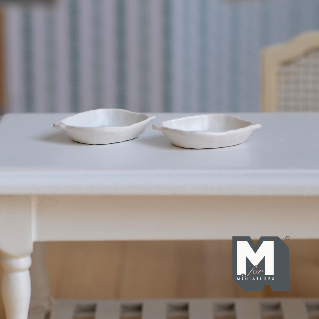Miniature Irregular Shaped Food Bowls Set of 2, 1:12 Scale Dollhouse Kitchen Decor Tableware 7/8 inch long (white) (metal) (style e) - A043