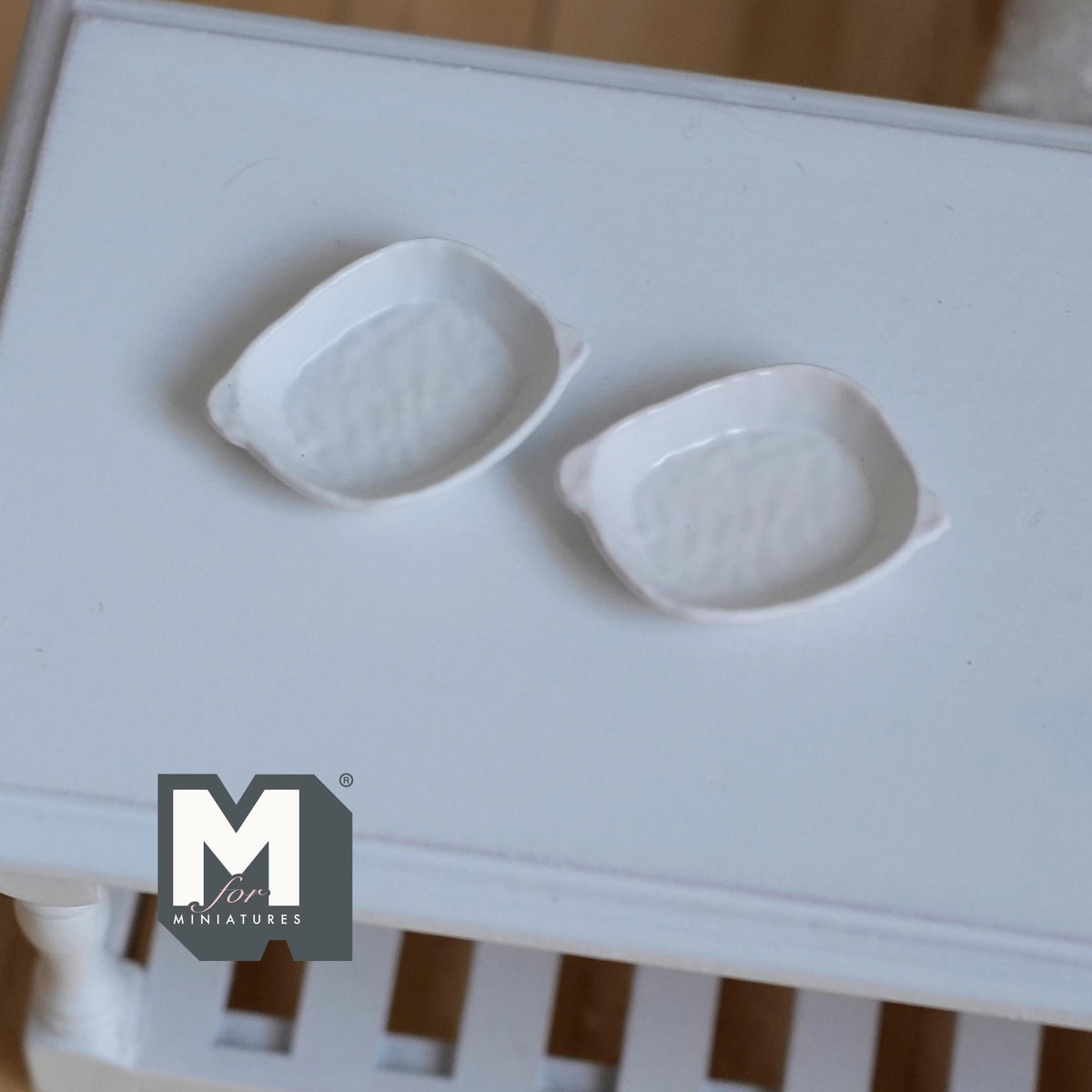 Miniature Irregular Shaped Food Bowls Set of 2, 1:12 Scale Dollhouse Kitchen Decor Tableware 7/8 inch long (white) (metal) (style e) - A043