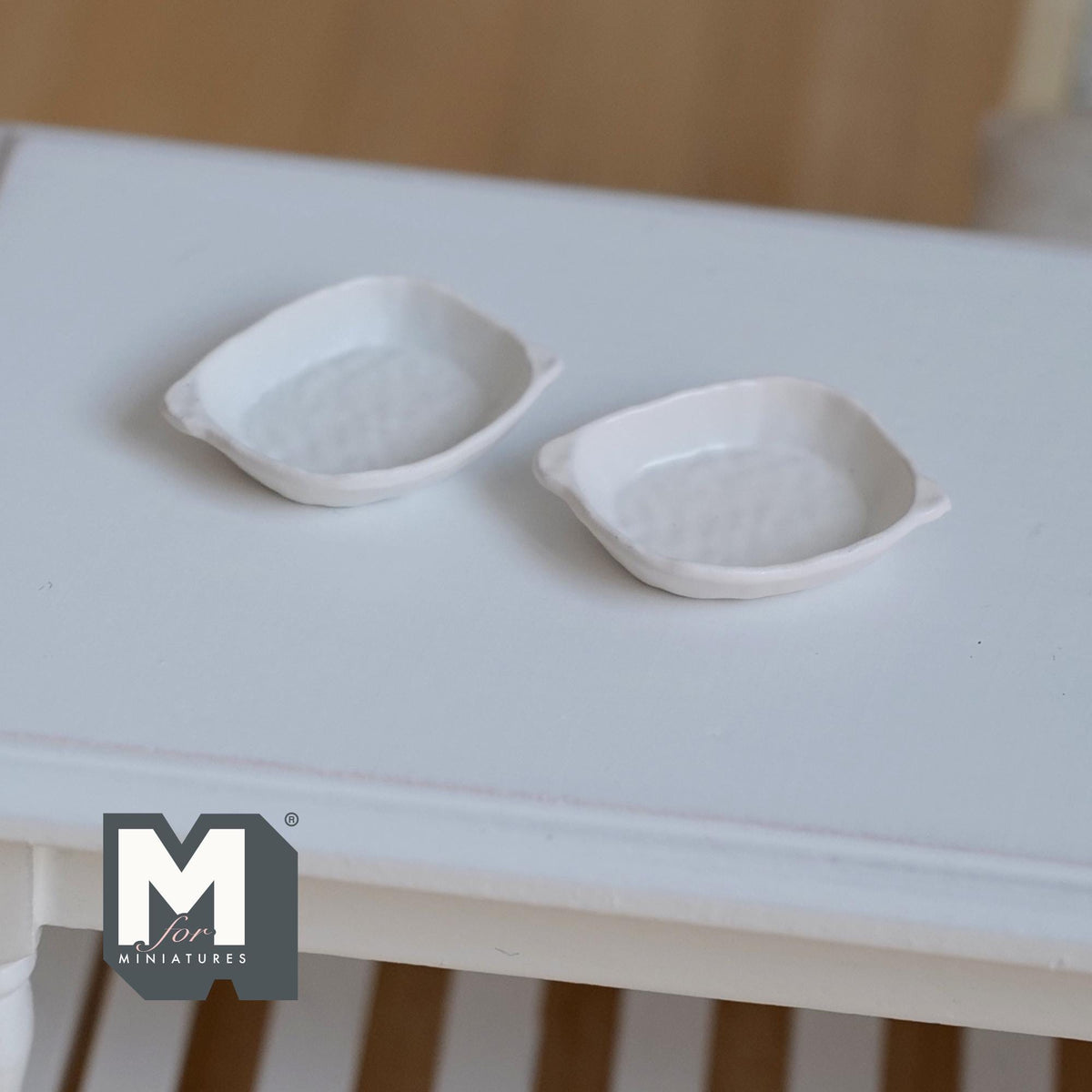 Miniature Irregular Shaped Food Bowls Set of 2, 1:12 Scale Dollhouse Kitchen Decor Tableware 7/8 inch long (white) (metal) (style e) - A043