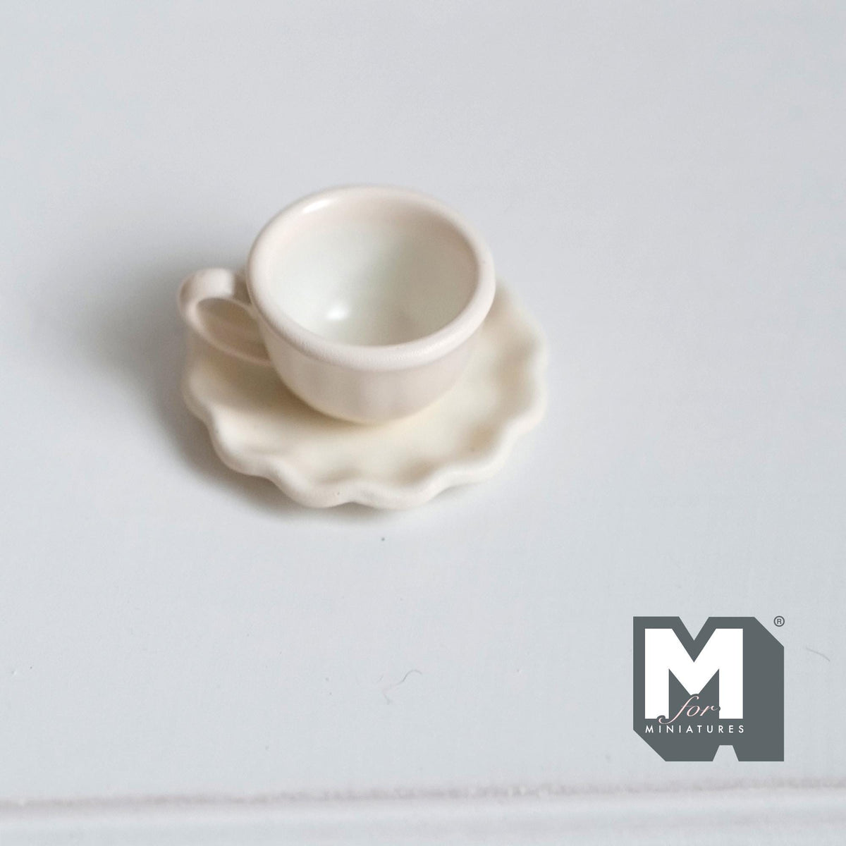 Miniature Coffee Cup and Saucer Set 1:12 Scale Dollhouse Tea Cup Drinkware Set of 2 (white)(metal)   - F074