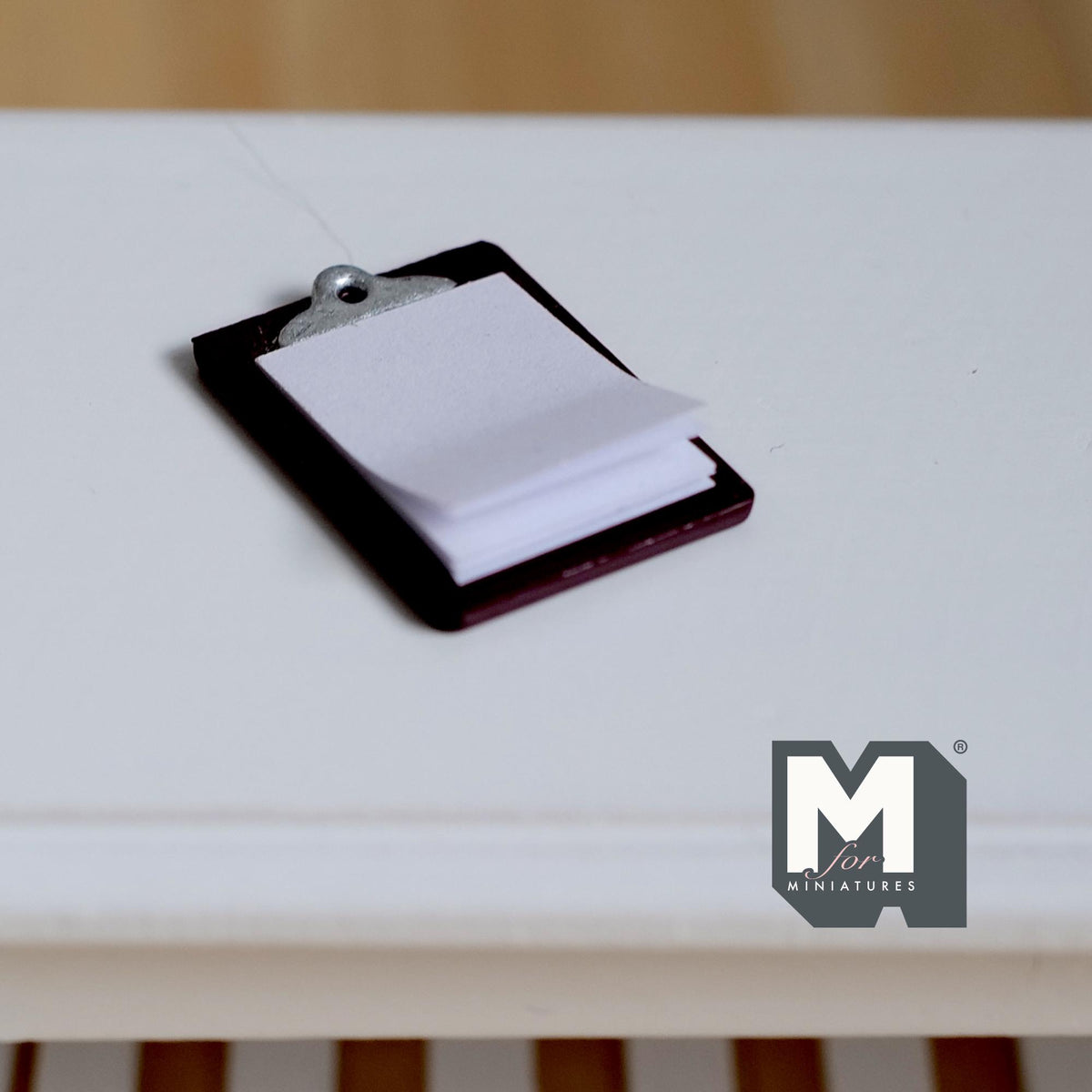 Miniature Clipboard Note Pad 1:12 Scale Dollhouse Decoration Writing Pad (black) - G065