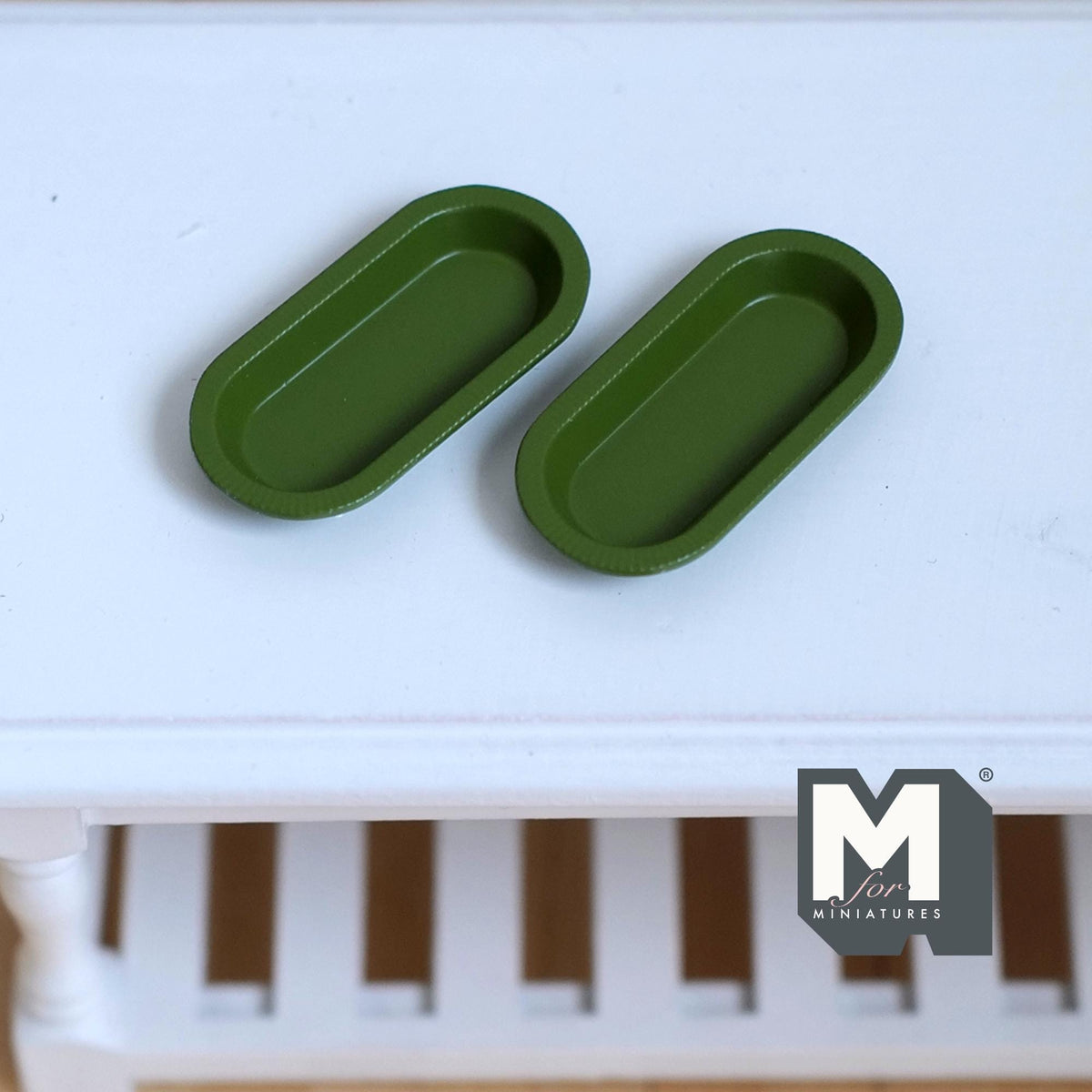 Miniature Oval Plates 1:12 Scale Dollhouse Tableware Oblong Plates Set of 2 , 1-1/4 inch long (green) (metal) - A043