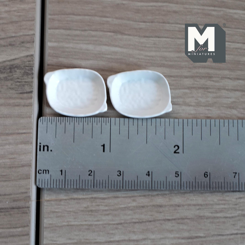 Miniature Irregular Shaped Food Bowls Set of 2, 1:12 Scale Dollhouse Kitchen Decor Tableware 7/8 inch long (white) (metal) (style e) - A043