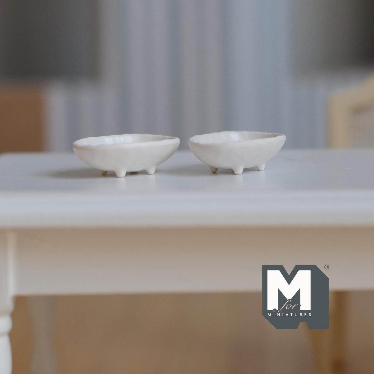 Miniature Irregular Shaped Food Bowls Set of 2, 1:12 Scale Dollhouse Kitchen Decor Tableware 13/16 inch long (white)(style f) (Metal)-- A043