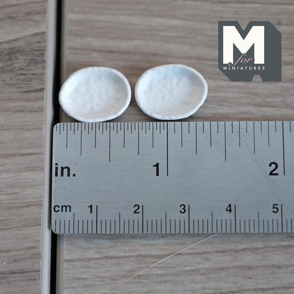 Miniature Irregular Shaped Food Bowls Set of 2, 1:12 Scale Dollhouse Kitchen Decor Tableware 5/8 inch long (white) (metal) (style g) - A043