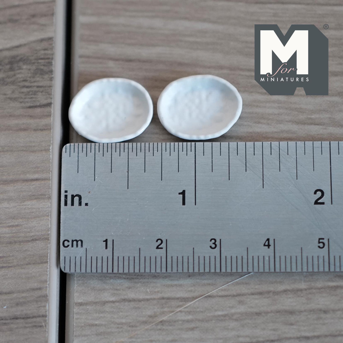 Miniature Irregular Shaped Food Bowls Set of 2, 1:12 Scale Dollhouse Kitchen Decor Tableware 5/8 inch long (white) (metal) (style g) - A043