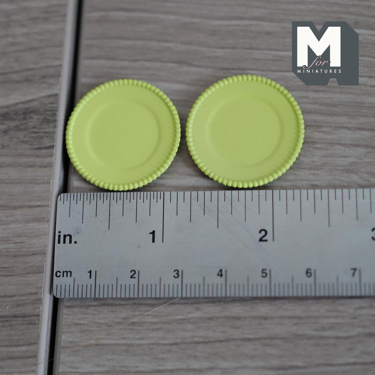 Miniature Dining Plates Dollhouse Tableware Serving Plates Set of 2 , 1-1/8 inch dia. (green)   (Metal)-- A041