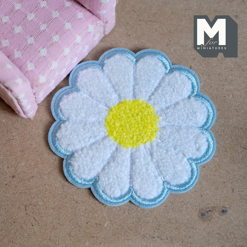 Miniature Daisy Flower Rug 1:12 Scale Dollhouse Nursery Baby Room Pastel Scalloped Round Shag Rug 3-1/4 inch dia. (blue) - K021