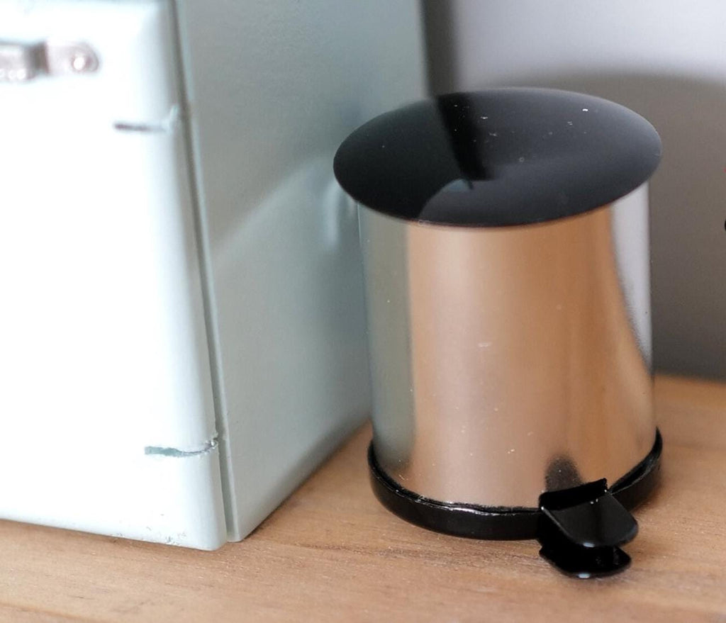 1:12 Dollhouse Miniature Garbage Bin Trash Can - D074