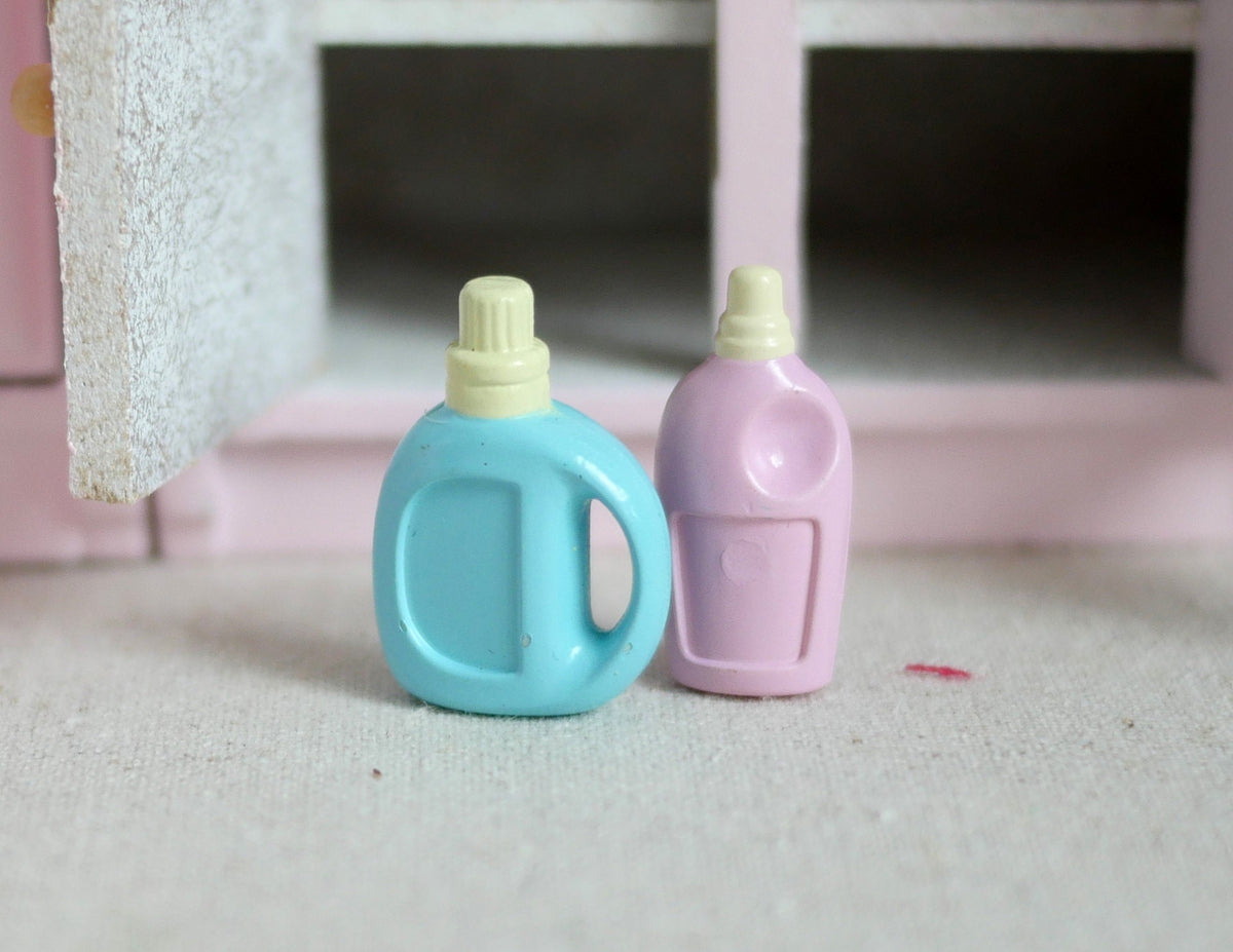 Miniature Laundry Room Products 1:12 Scale Dollhouse Liquid Detergent Fabric Softener Set of 2 - F029