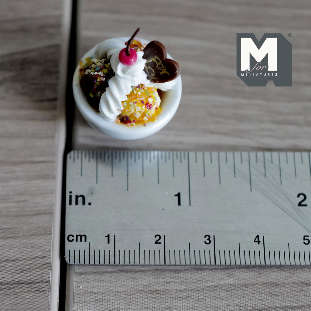 Dollhouse miniature Chocolate Ice-cream with cookie - H021