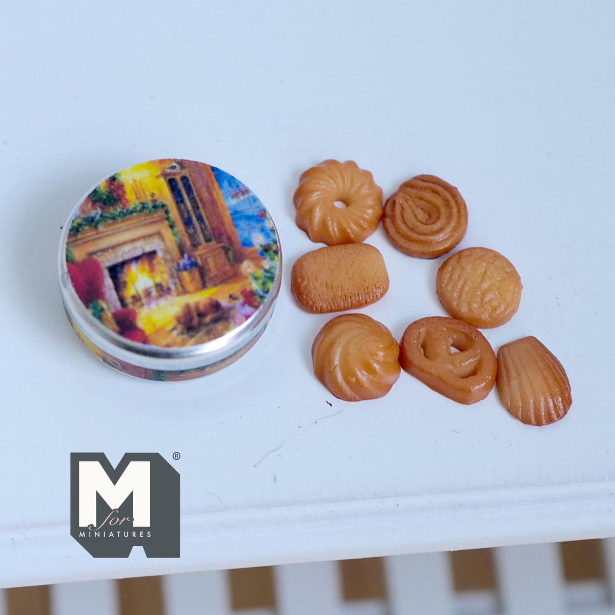 1:12 Dollhouse Miniature Butter Cookies and Tin with 7 Cookies - E033
