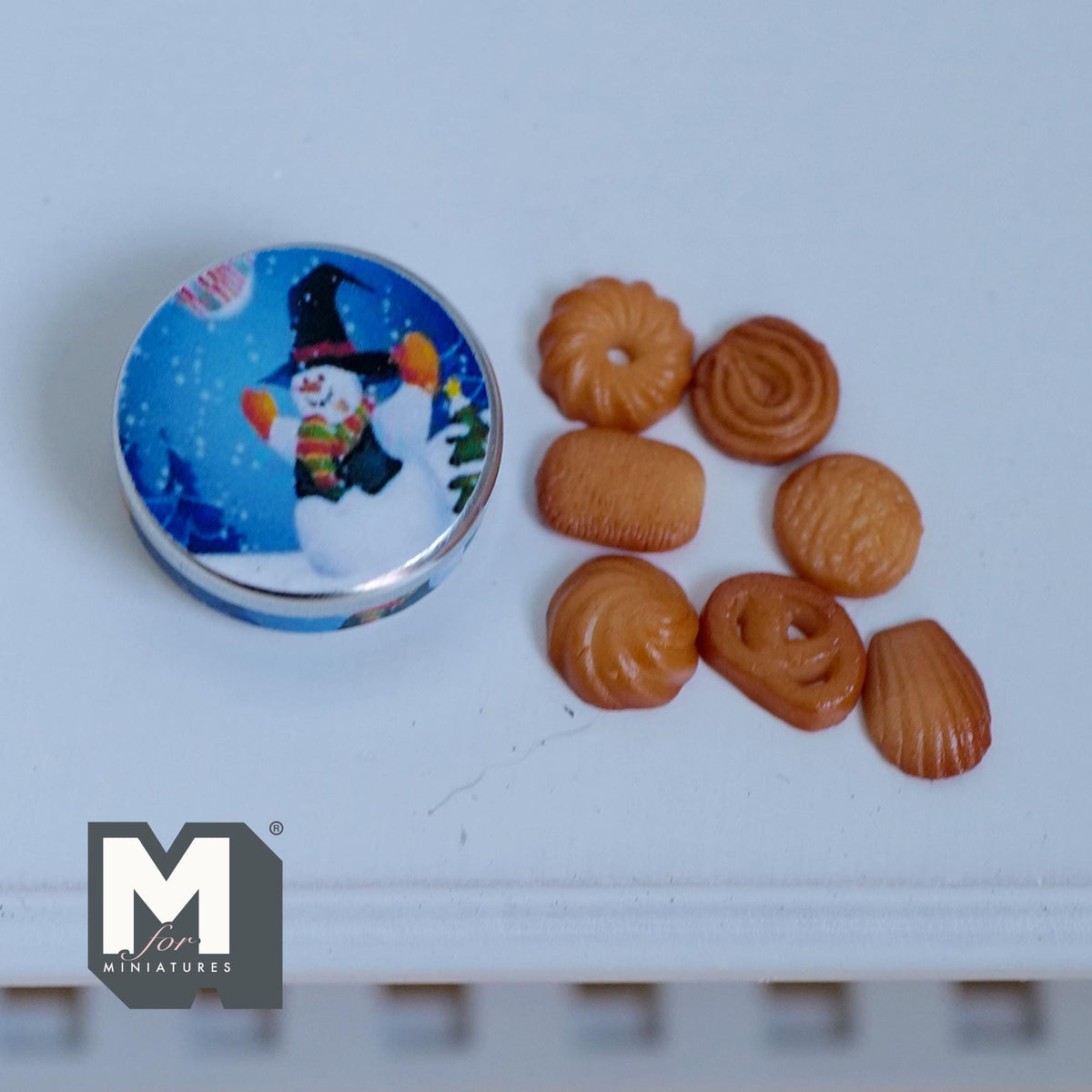 1:12 Dollhouse Miniature Butter Cookies and Tin with 7 Cookies - E033
