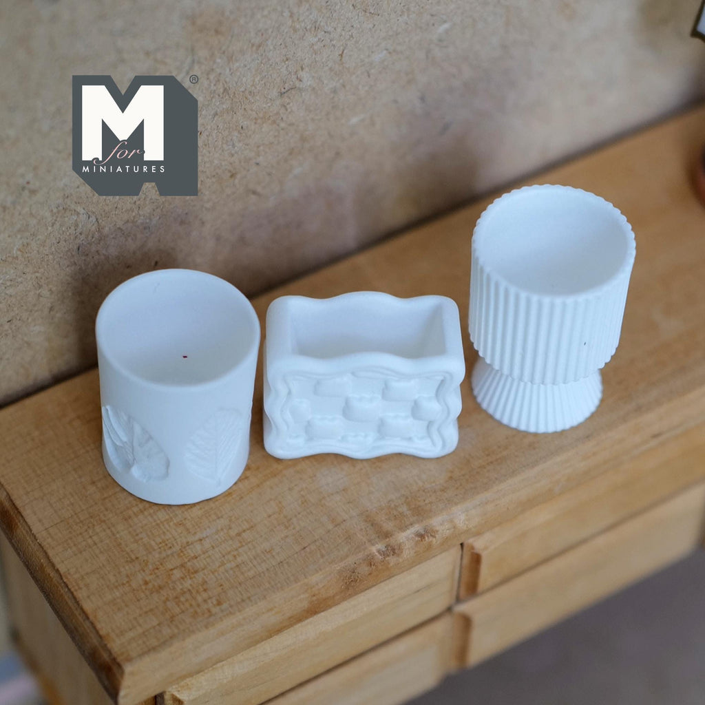 Miniature Sculptural Vases Set of 3 , 1:12 Scale Dollhouse Supplies Garden Flower Vase (resin) (white) - B061