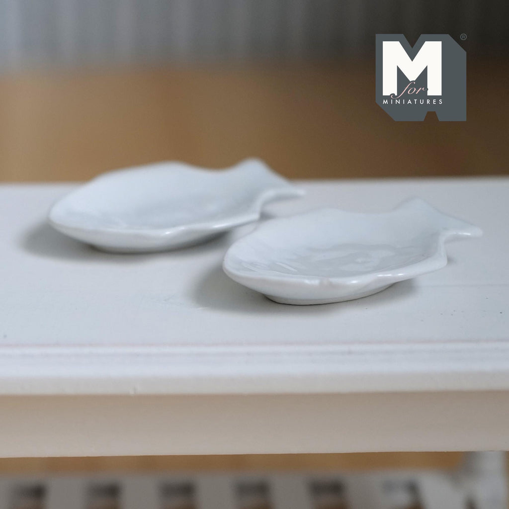 Miniature Fish Shaped Plates 1:12 Scale Dollhouse Ceramic Tableware Plates Set of 2 , 1-7/16 inch long (white) - A074