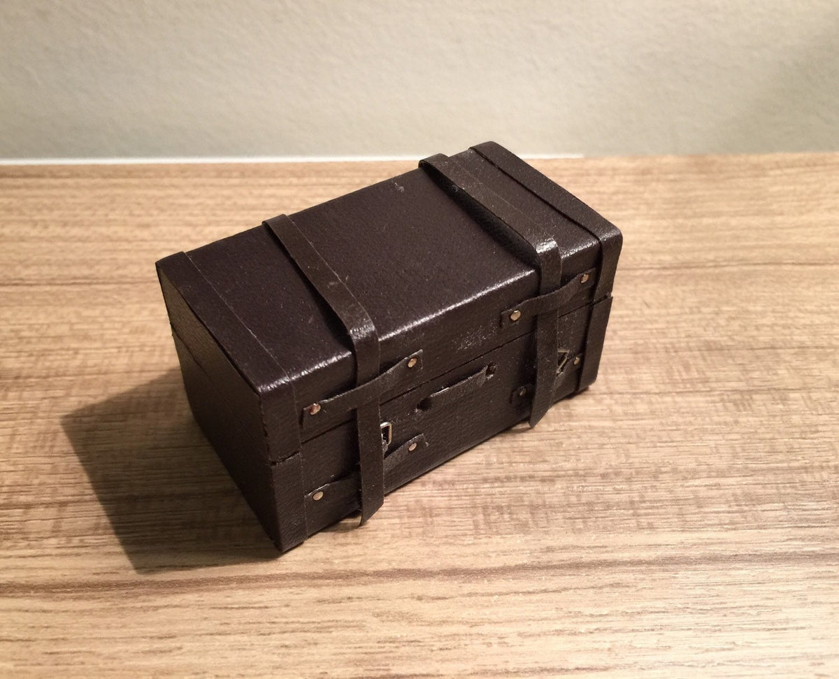 1:12 Scale Miniature Leather Look Wood Storage Trunk with Straps, 1-15/16 inch long, DIY Dollhouse Supply