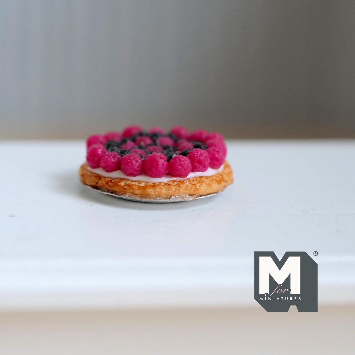 Miniature Raspberry Pie on Metal Plate 1:12 Dollhouse Supplies Food Baked Pie Tar Fruit Cake 13/16 inch dia. - E025