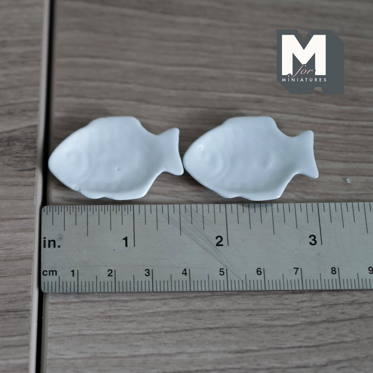 Miniature Fish Shaped Plates 1:12 Scale Dollhouse Ceramic Tableware Plates Set of 2 , 1-7/16 inch long (white) - A074