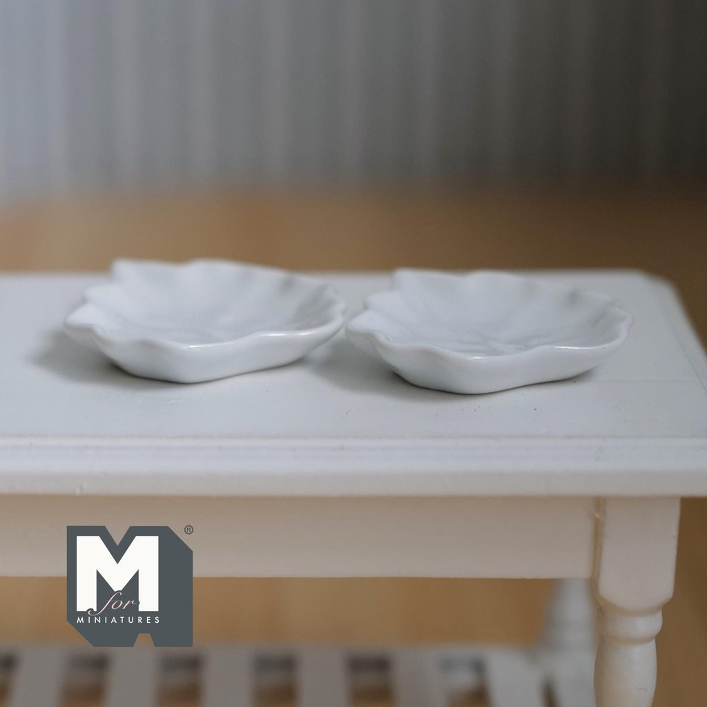Miniature Ceramic Leaf Plates, 1:12 Scale Dollhouse Celadon Ivy Leaves, Tiny Food Display Dishes, Dollhouse Tableware Set of 2 (white) -A073