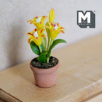 1:12 Scale Miniature Lily Plant – Dollhouse Potted Flowers 1-7/16 inch tall - H031