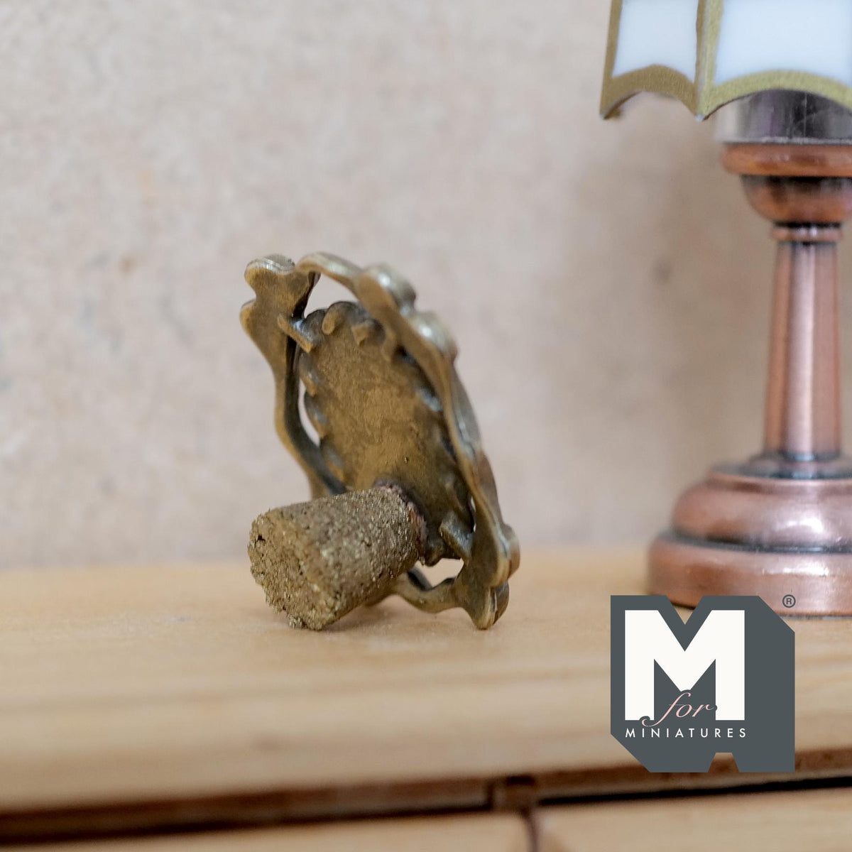 Miniature Portrait Frame 1:12 Scale Dollhouse Metal Oval Photo Frame with Stand 7/8 inch tall - B052